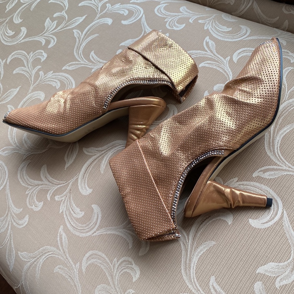 🌸 GONE…DONATED